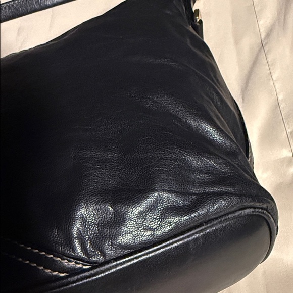 Gucci Britt Leather Hobo Bag - Picture 8 of 16